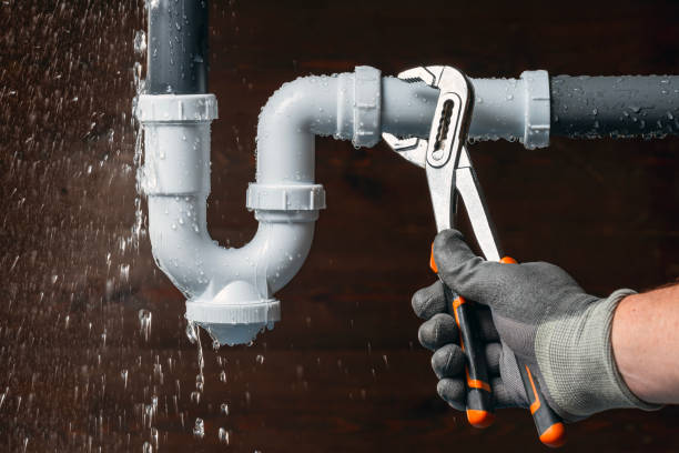 Professional Emergency Plumber technician working in Mallory, NY